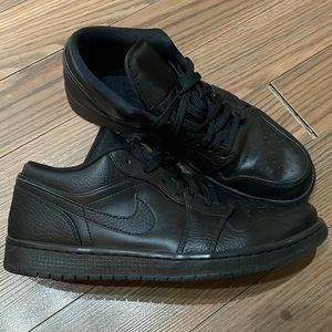 Jordan 1 Low Triple Black Size 11.5 shoe (553558-010)